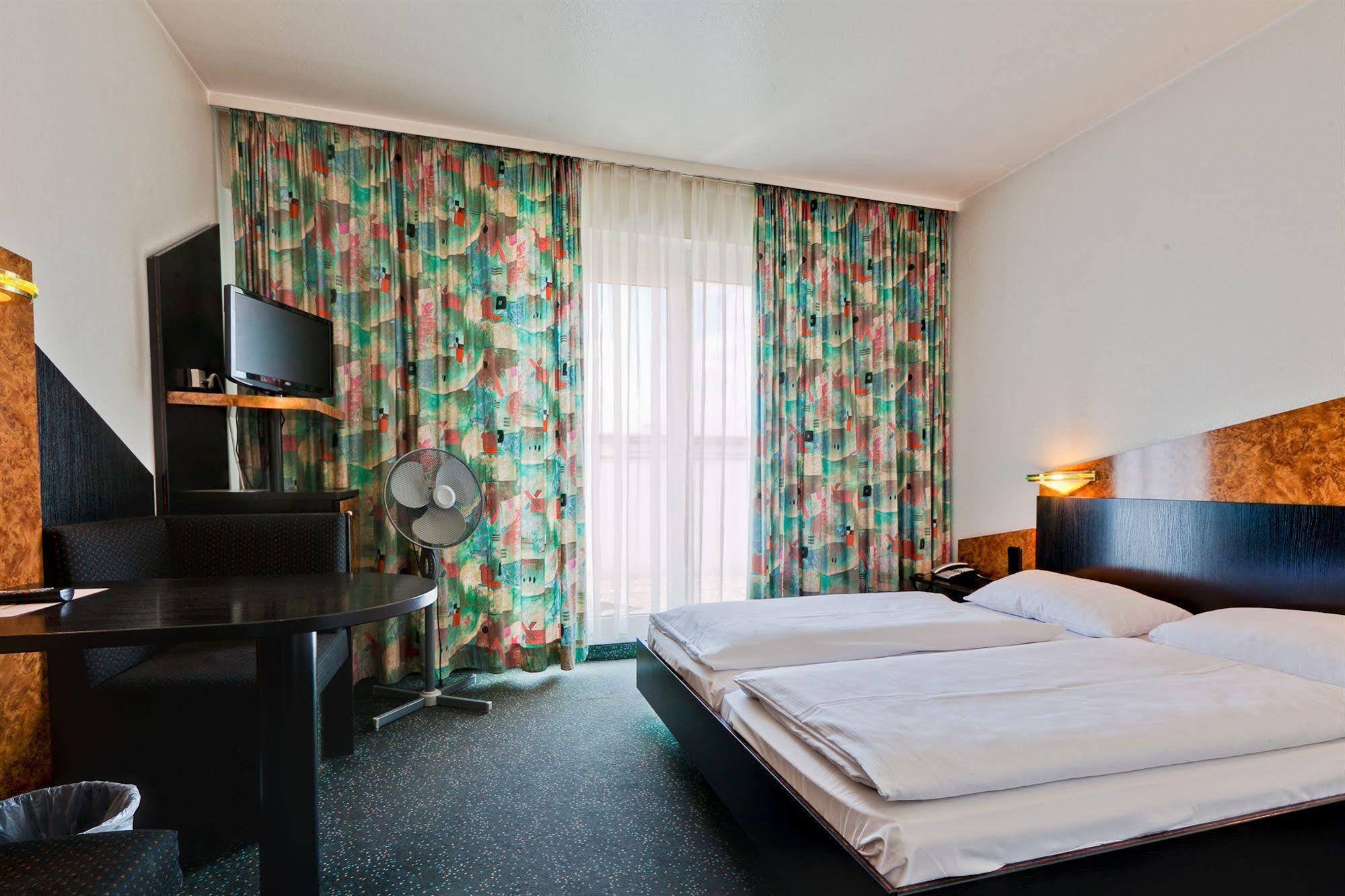 Hotel Astoria Stuttgart City Dış mekan fotoğraf