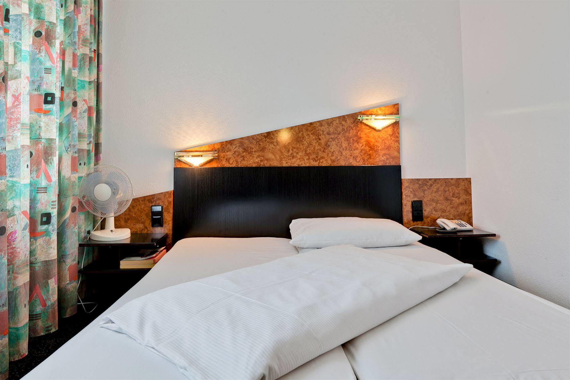 Hotel Astoria Stuttgart City Dış mekan fotoğraf